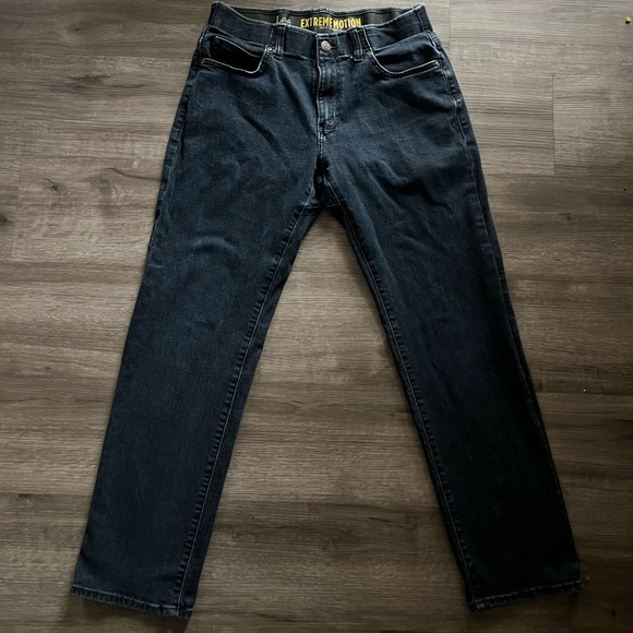 Lee Extreme Motion Men’s Jeans 32x32 Athletic Fit Tapered Leg Stretch Denim - Picture 1 of 4